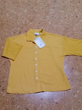 Sabo Women's Mustard Relaxed Fit Short Sleeve Button Down Knit Shirt M NWT